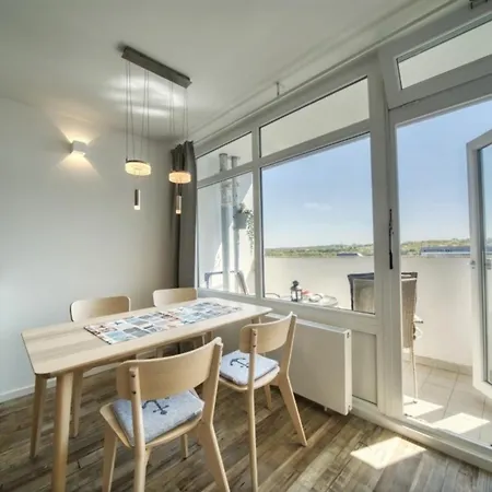 - Haus C, App 0c1008 *