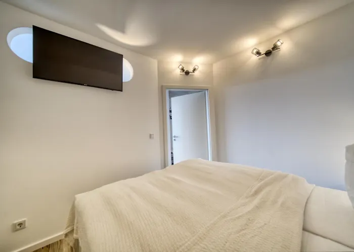 - Haus C, App 0c1008